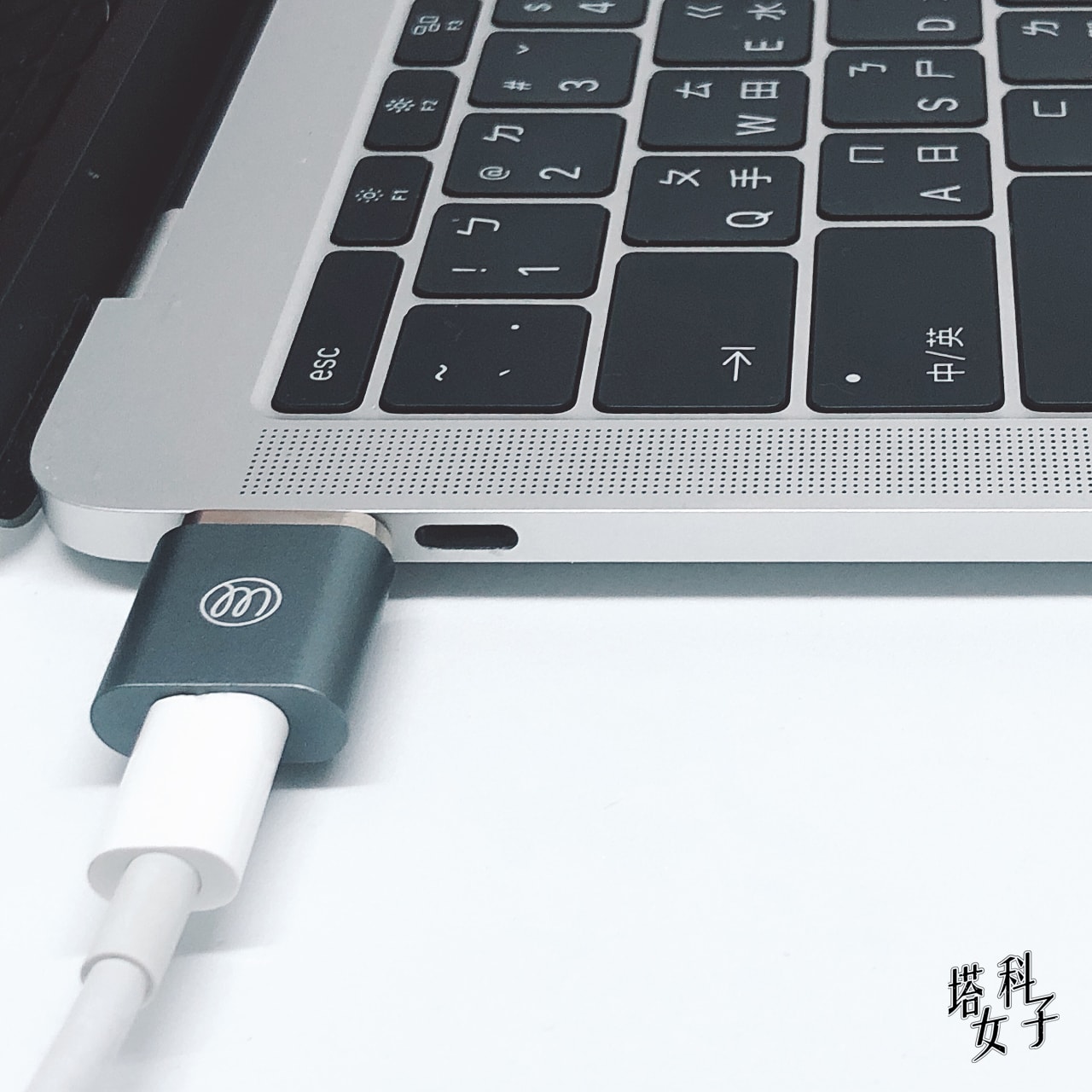 OneMore iEasy USB-C 磁吸轉接頭 MacBook Pro/Air