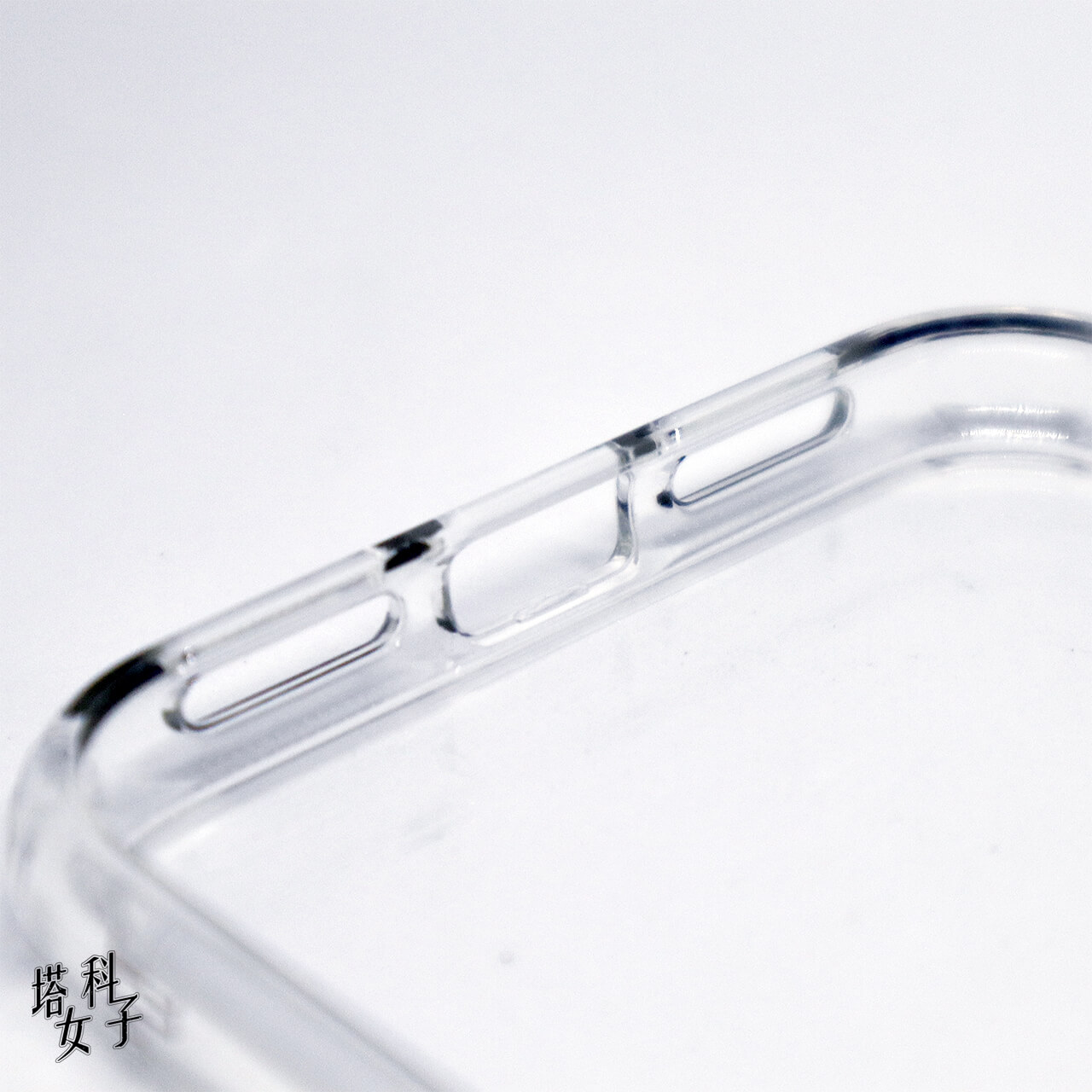 iPhone 11 TENC™ Air 國王新衣防摔氣墊殼 開箱評測 - 底部