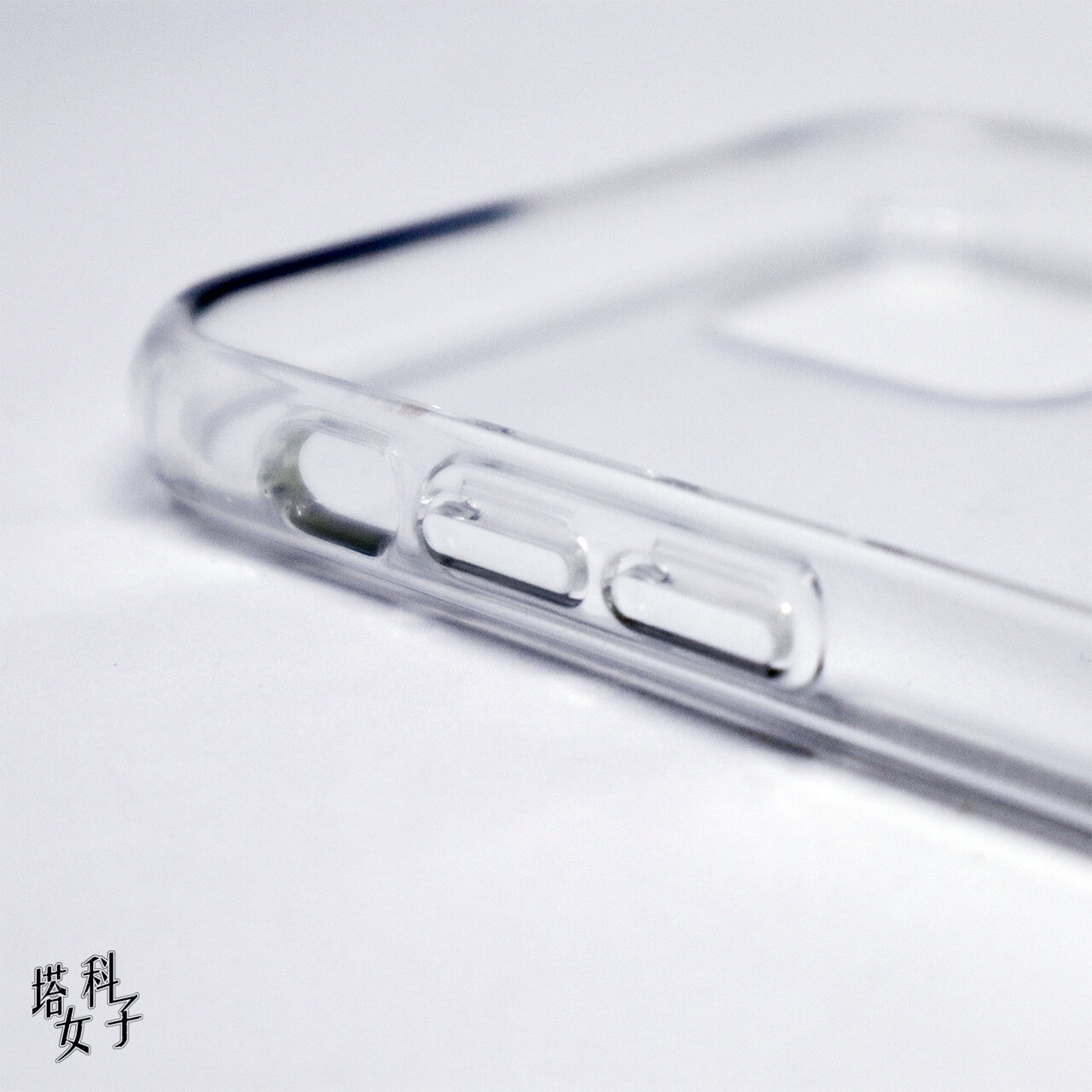 iPhone 11 TENC™ Air 國王新衣防摔氣墊殼 開箱評測 - 按鍵