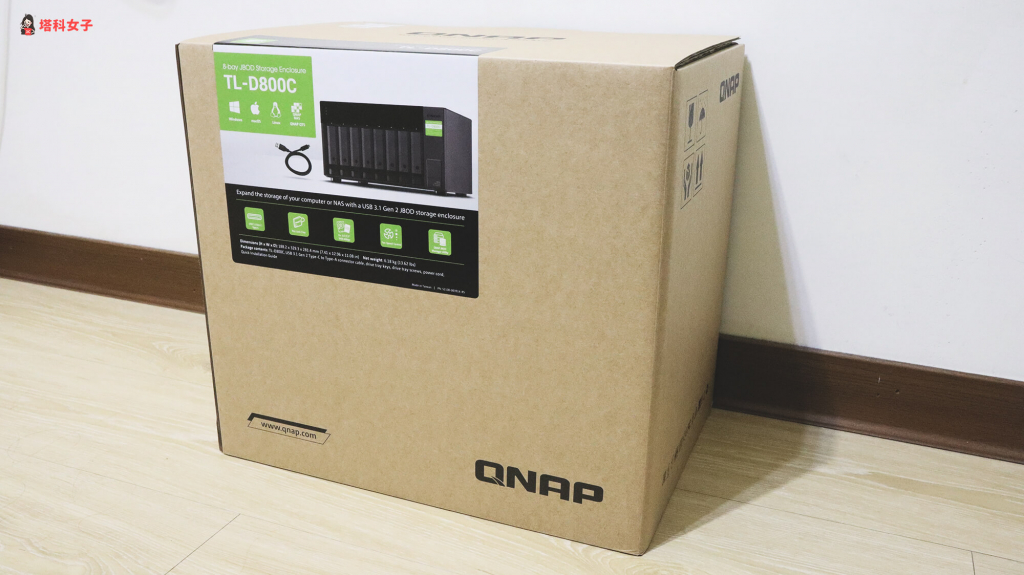 【開箱評測】QNAP TL-D800C JBOD 儲存擴充設備 外包裝