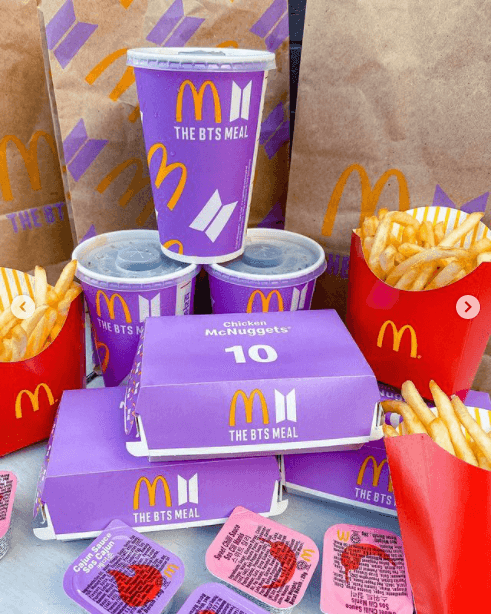 BTS 麥當勞套餐內容：紫色包裝