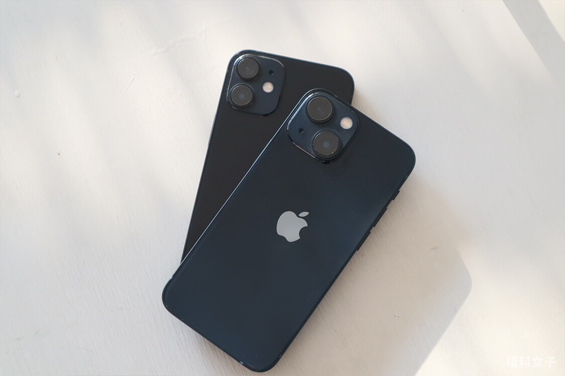 iPhone 13 mini 及 iPhone 12 mini 顏色比較