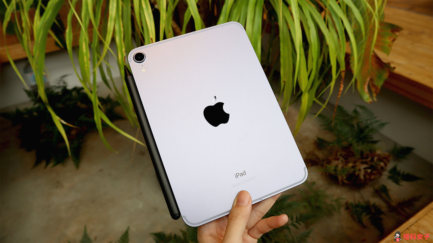 iPad mini 6 搭配 Penoval A4 Pro 觸控筆：側面磁吸