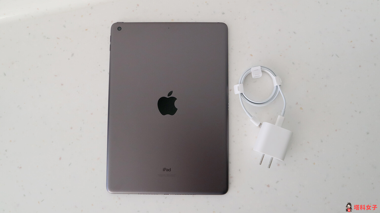 iPad 9 開箱：內容物與配件