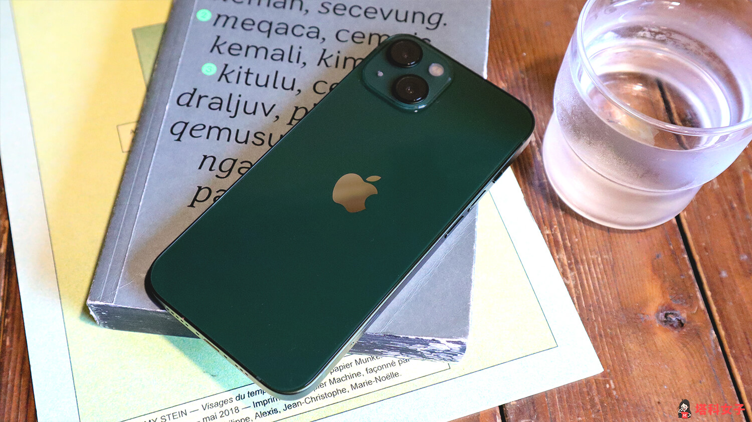 iPhone 13 綠色開箱：實拍照
