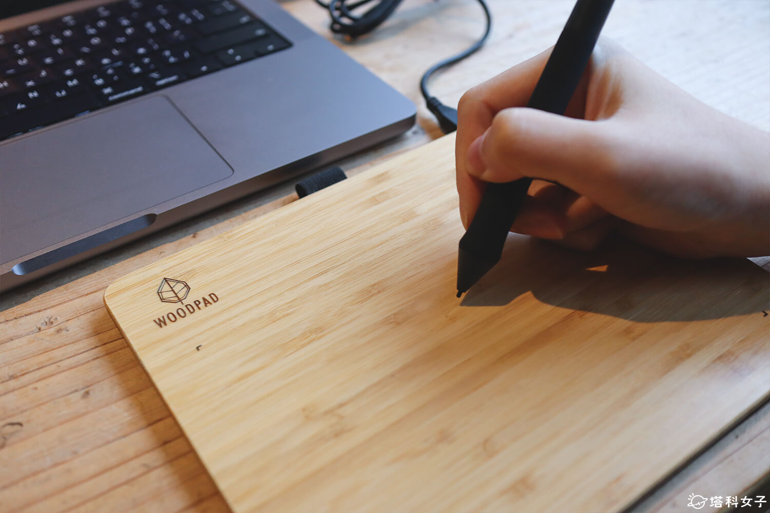 ViewBoard Notepad 數位手寫板：無電池繪圖筆直接書寫在手寫板上