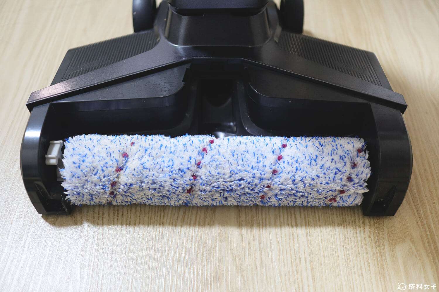 eufy W31 乾溼自淨洗地機實際清潔情境：地板清潔