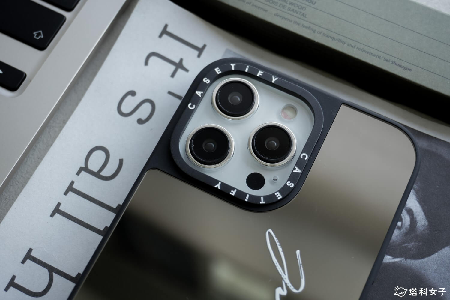 MagSafe 兼容鏡面手機殼