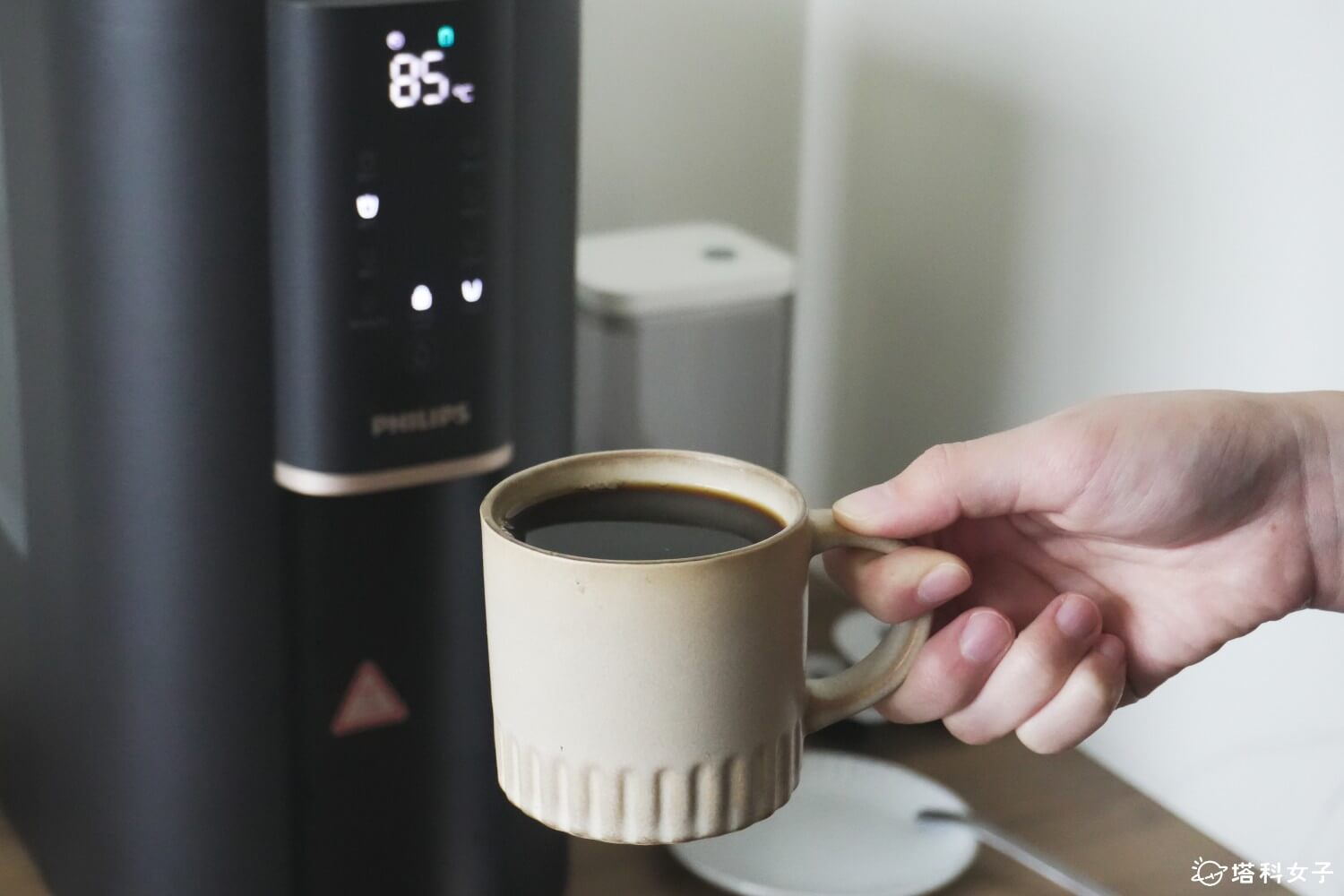飛利浦瞬熱式RO淨飲機開箱：85 度泡咖啡