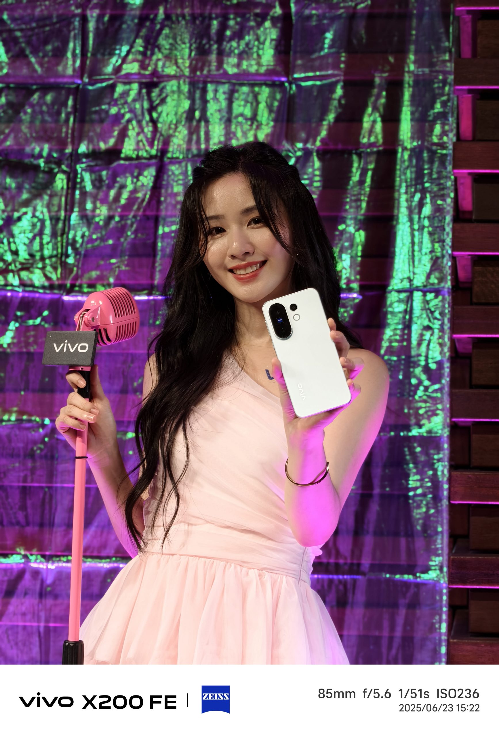 vivo X200 FE 大展旗艦之魂 蔡司長焦成就精巧機身裡的攝影大師