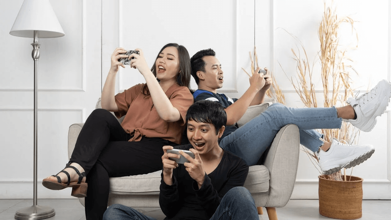 7 Fun Smartphone Games To Play In 2025 When You’re Bored