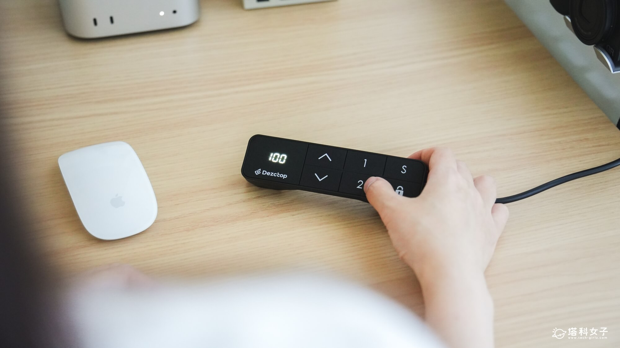 Revon Elite 三節式電動升降桌：升降控制器