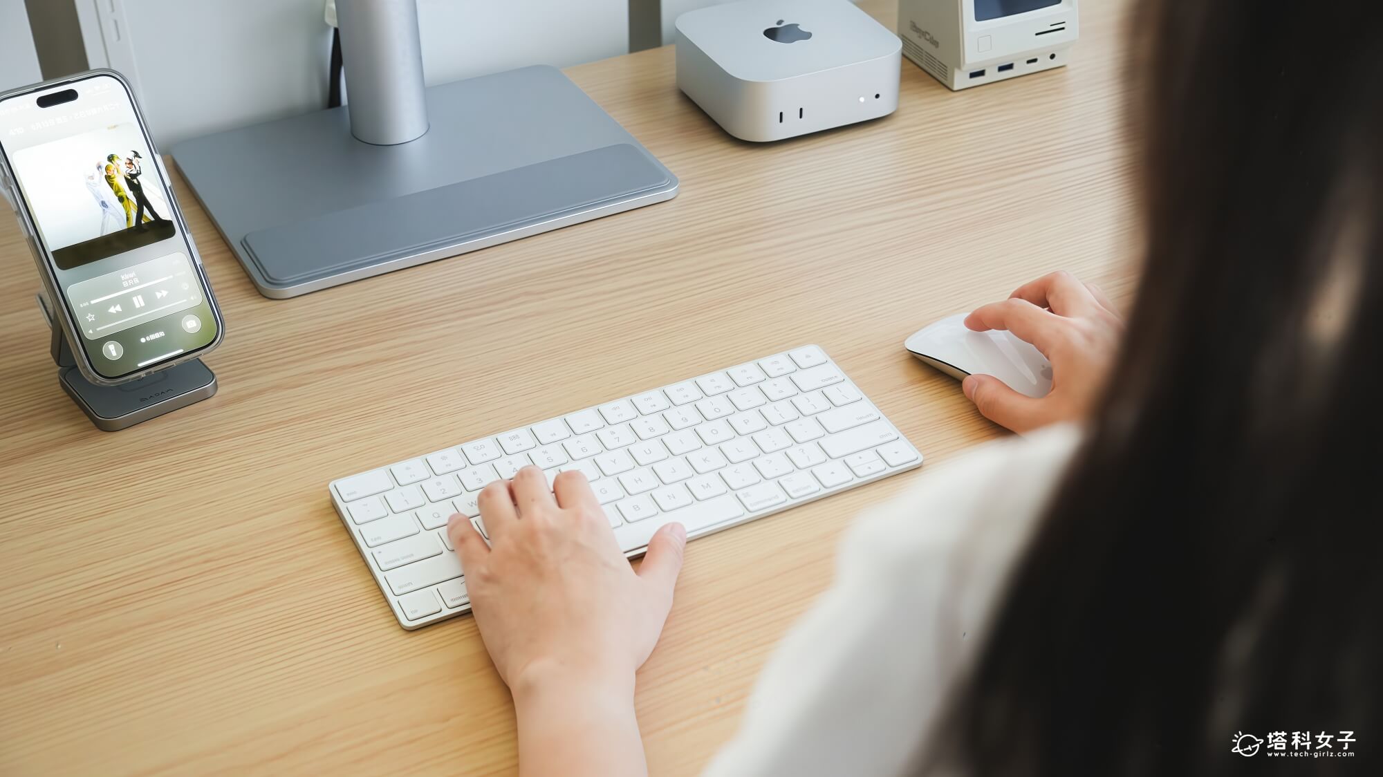 Revon Elite 三節式電動升降桌：工作桌面