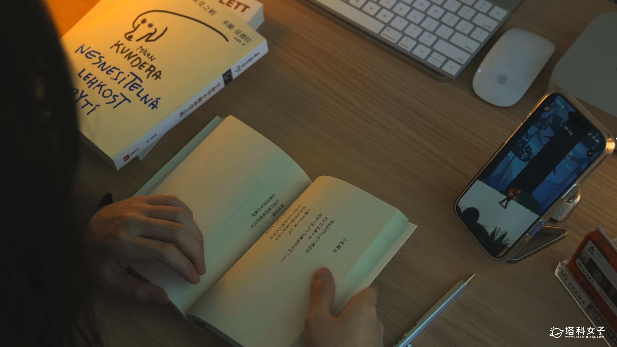 Revon Elite 三節式電動升降桌：閱讀桌面