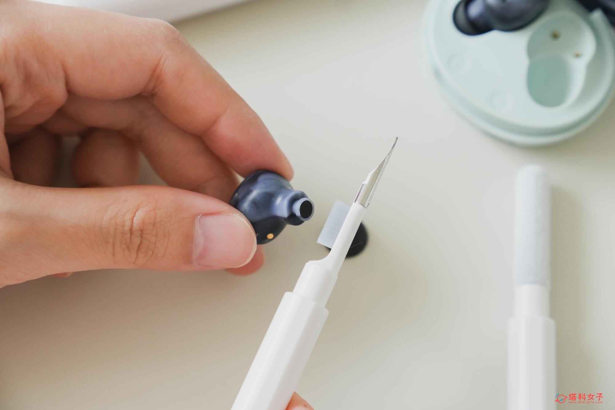 日本 radius NEKO 貓咪藍牙耳機充電盒 三合一清潔組