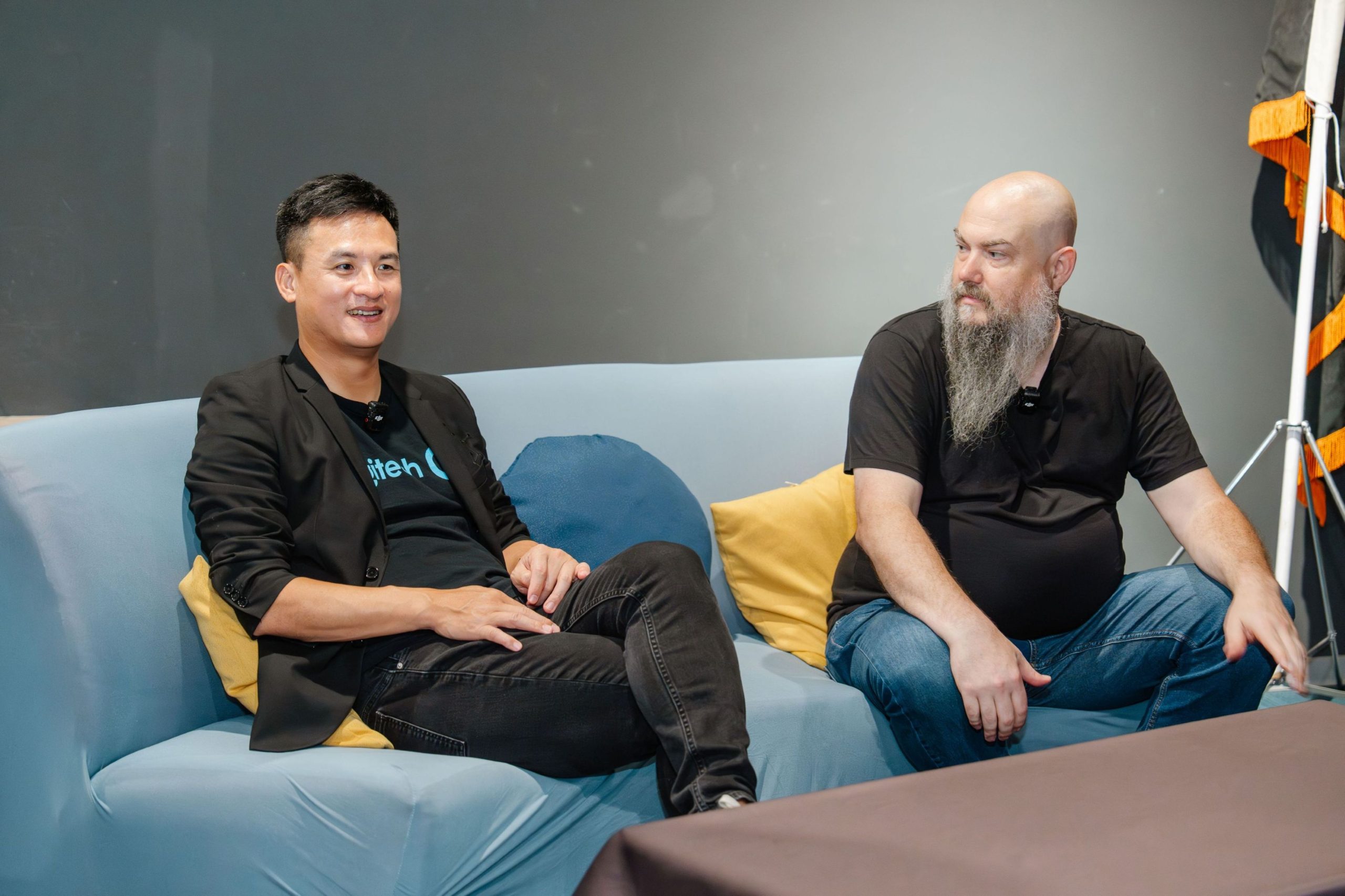 Logitech G 資深產品經理 Chris Pate 近日至台灣新竹廠分享如何為頂尖電競選手打造最佳裝備