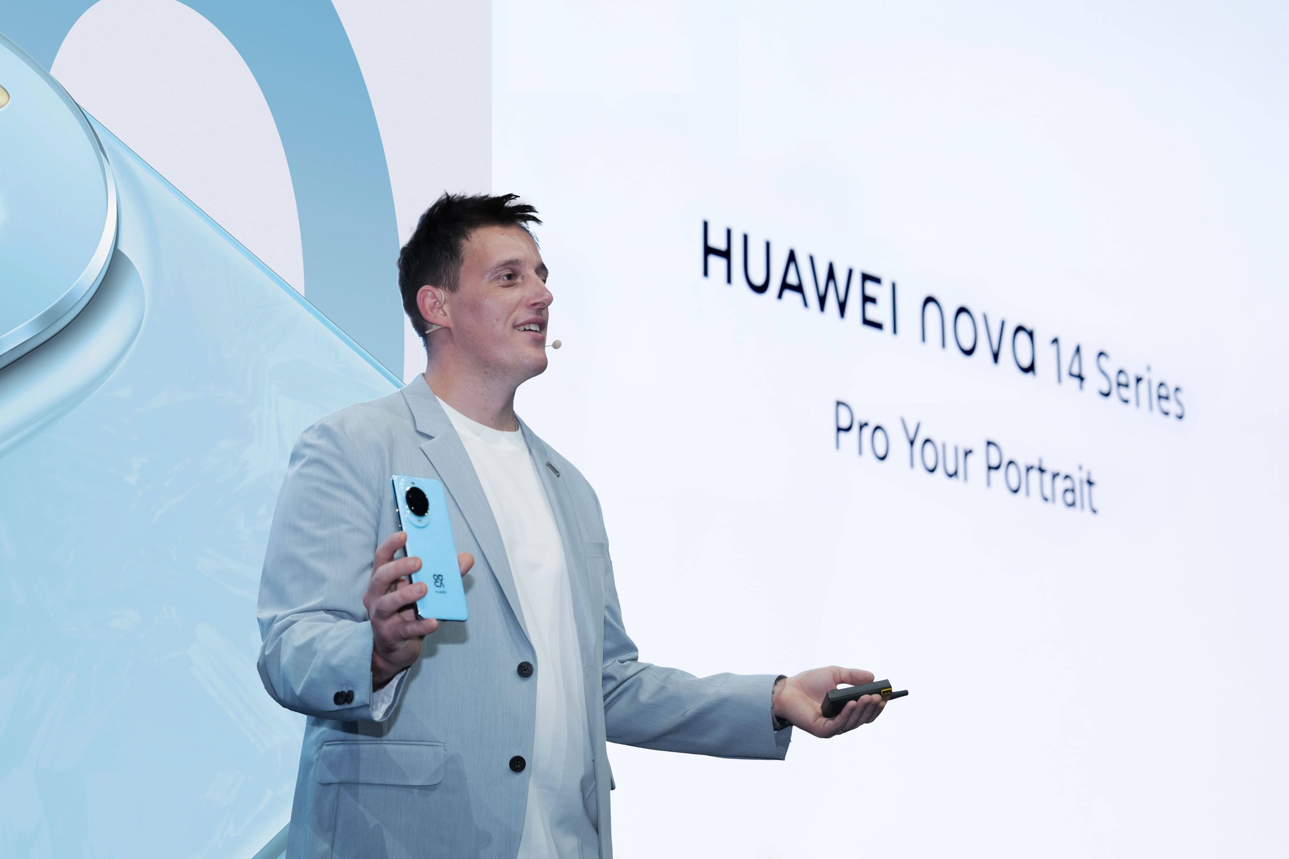 HUAWEI nova 14 系列，超準紅楓，拍出你的人像大作