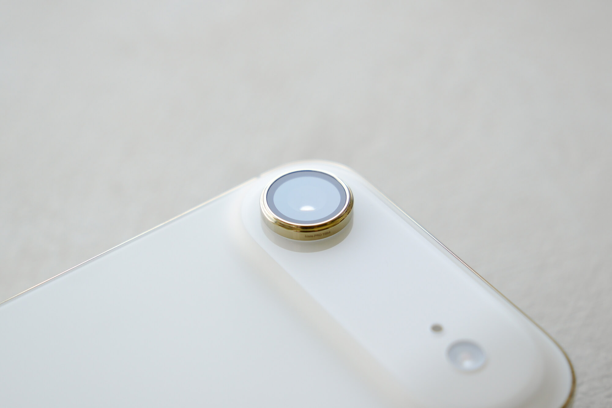 iPhone 17 系列 imos 藍寶石鏡頭貼：鏡頭鏡面質感設計