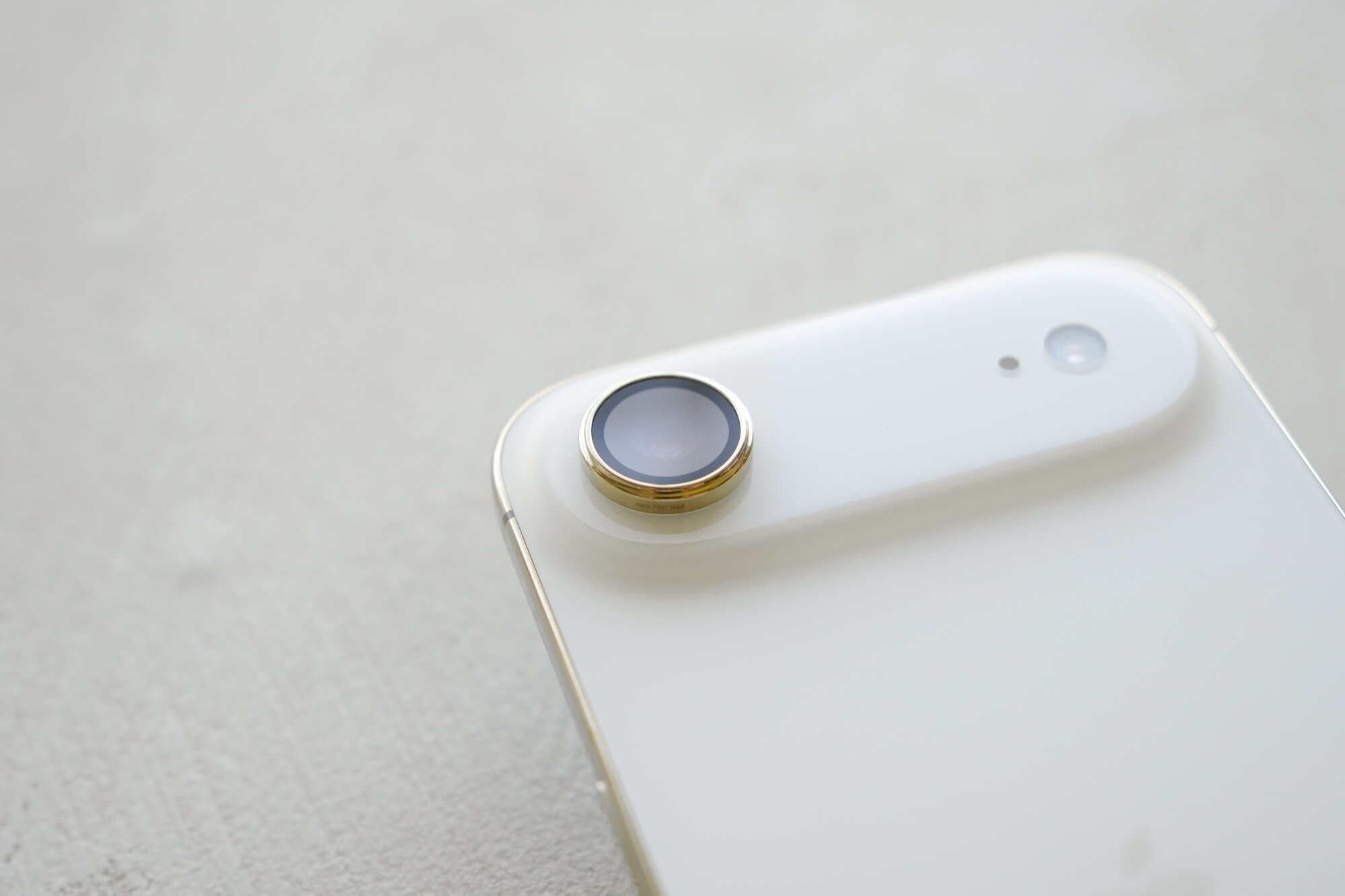 iPhone 17 系列 imos 藍寶石鏡頭貼：9M 等級莫氏硬度