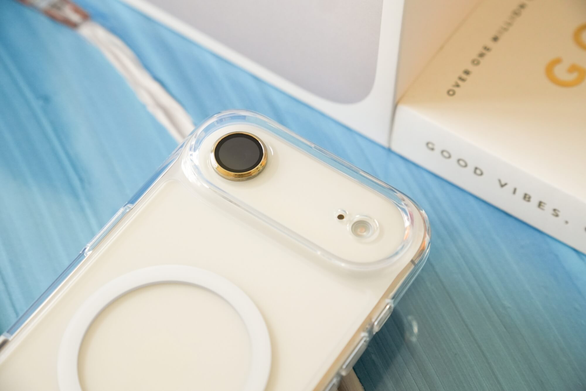 iPhone 17 系列 imos 磁吸軍規防震手機殼：全機側面完整包覆