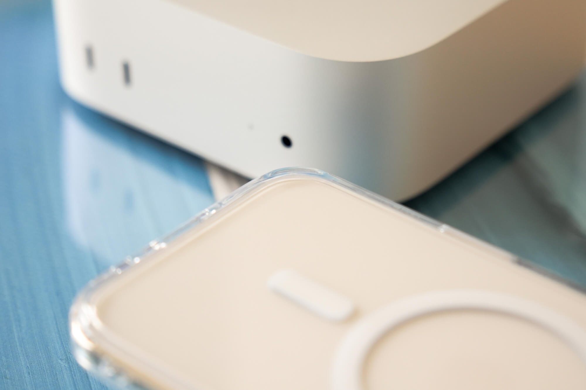 iPhone 17 系列 imos 磁吸軍規防震手機殼：四角緩衝凸點