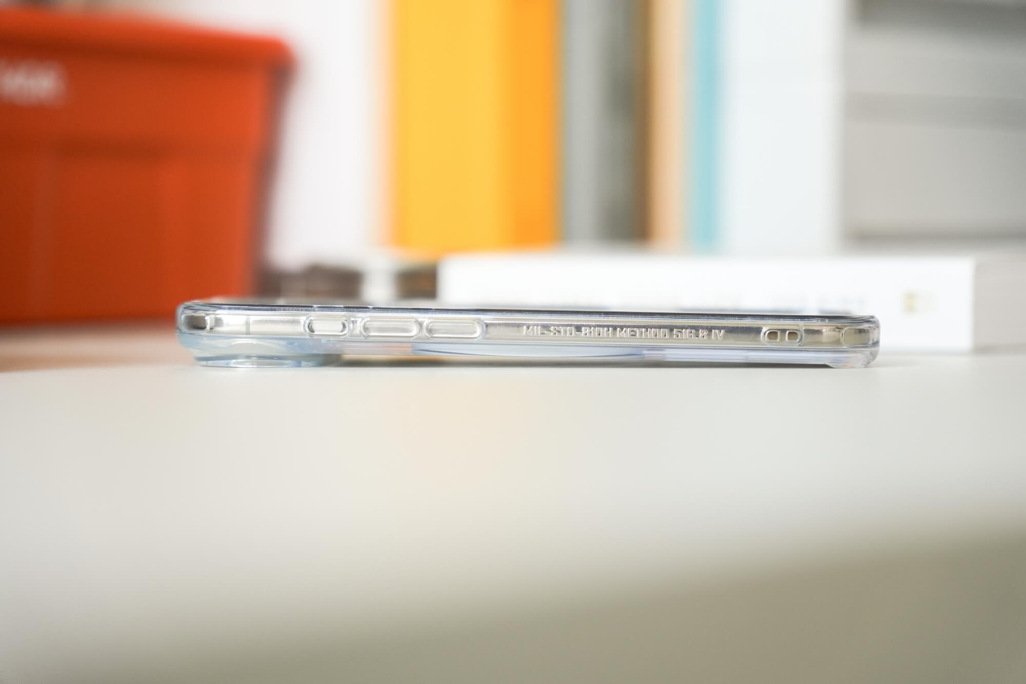 iPhone 17 系列 imos 磁吸軍規防震手機殼：四角緩衝凸點