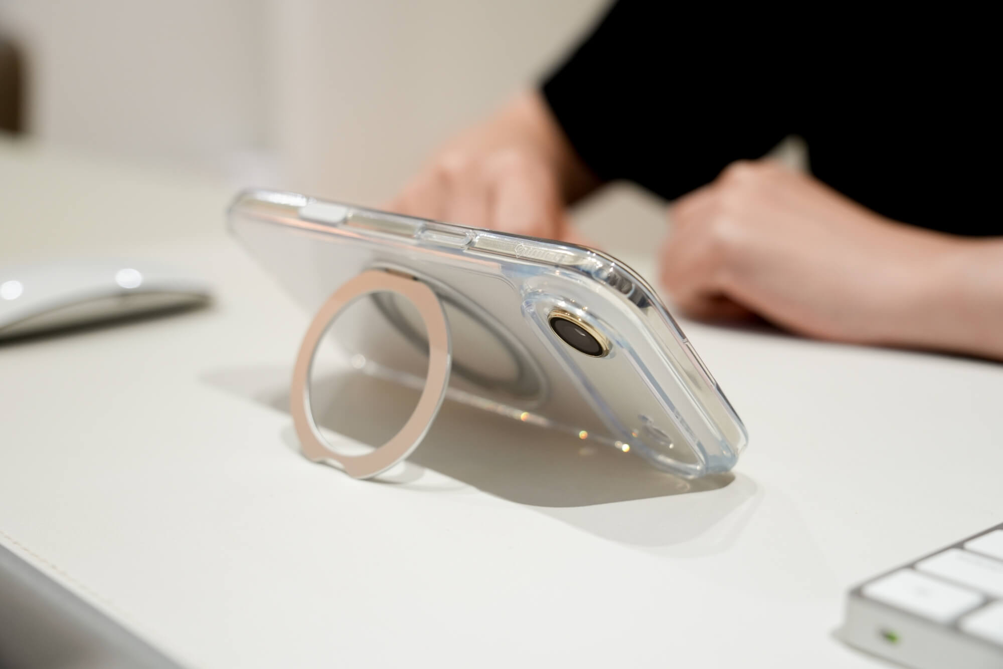 iPhone 17 系列 imos 手機殼：橫放支架