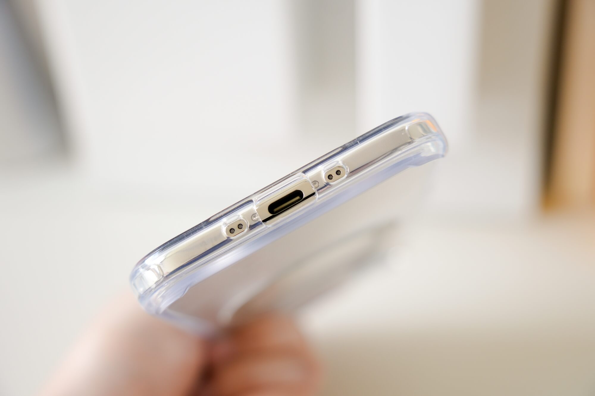 iPhone 17 系列 imos 磁吸軍規防震手機殼：底部完整包覆