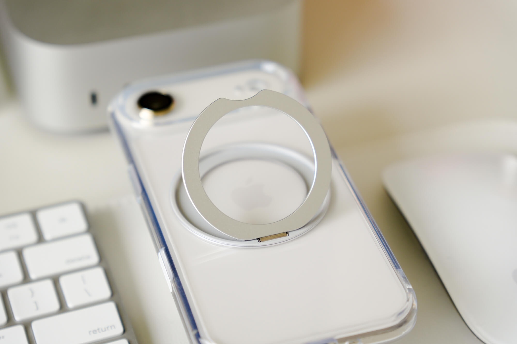 iPhone 17 系列 imos 手機殼：360 度旋轉支架