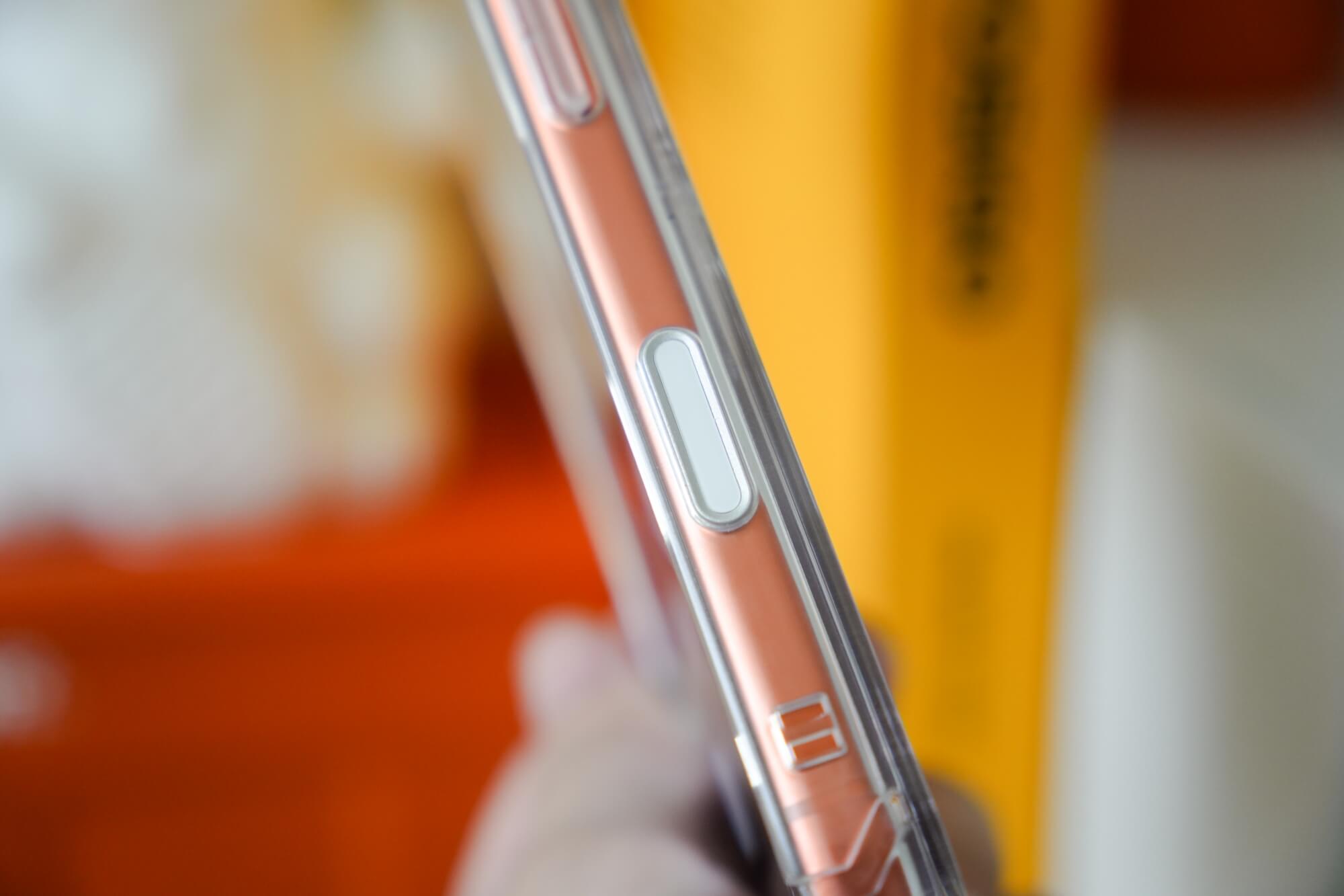 Moxbii iPhone 17 極空戰甲手機殼：相機控制