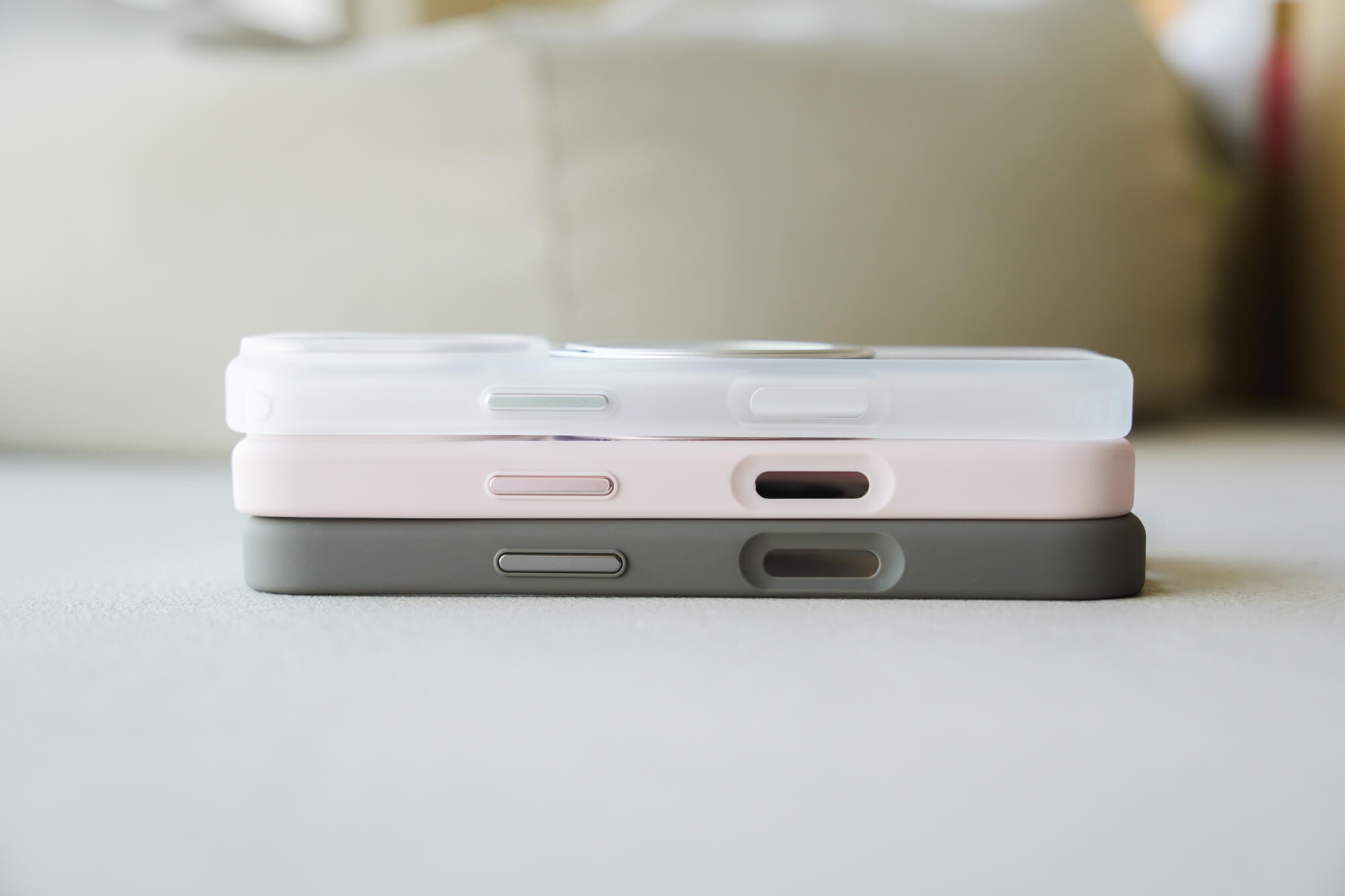 Moxbii YOI 手機殼 iPhone 17 系列：柔霧邊框