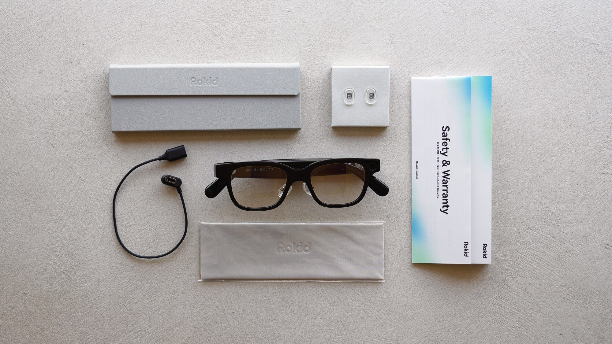 Rokid Glasses 樂奇 AI 智慧眼鏡開箱：內容物與配件