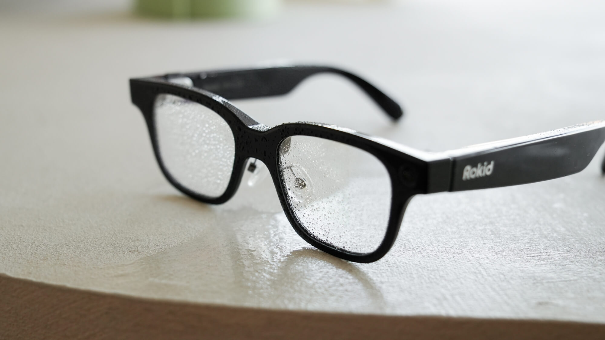 Rokid Glasses 樂奇 AI 智慧眼鏡開箱：IPX4 生活等級防水