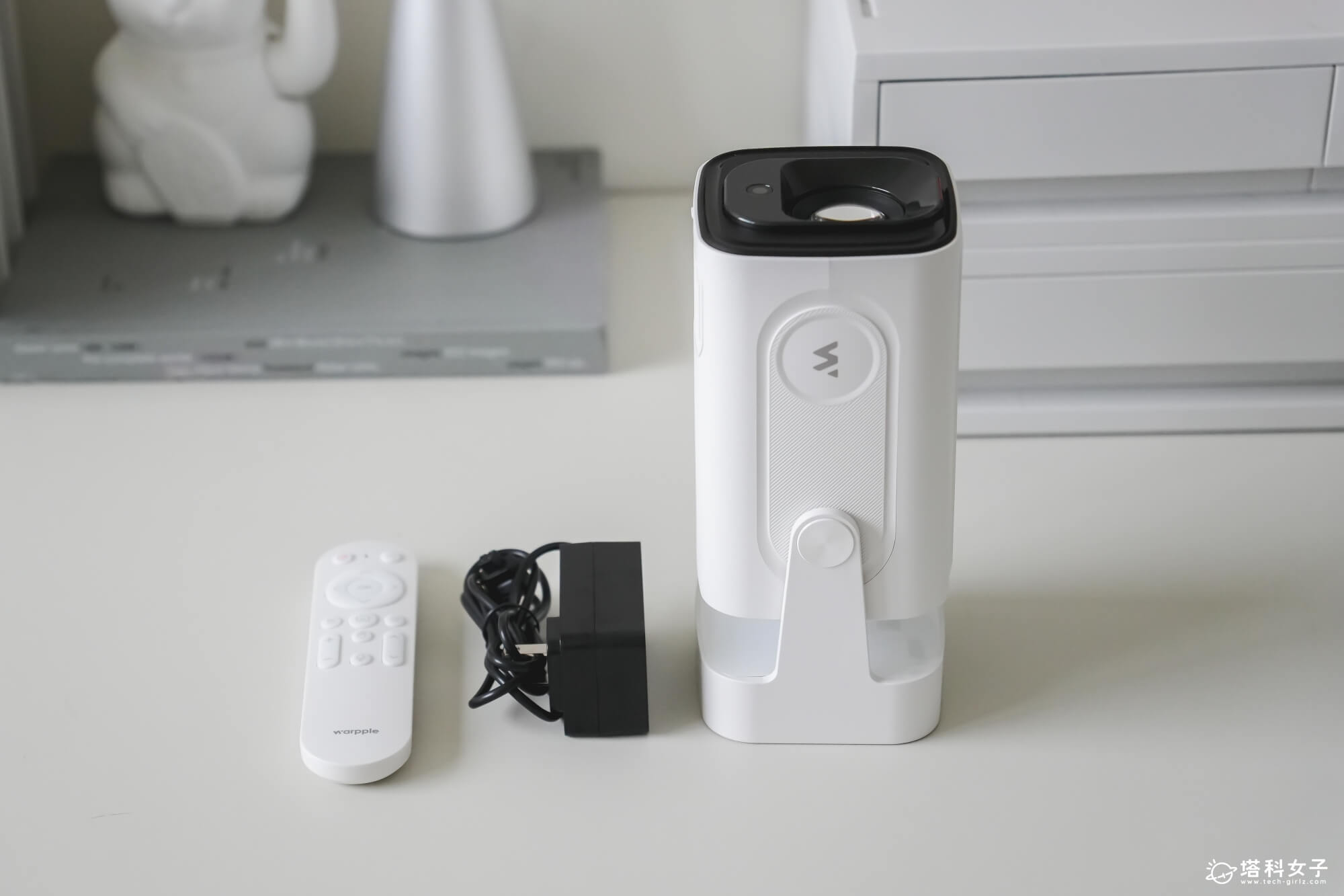 OVO Warpple LA5 投影機開箱：配件與內容物