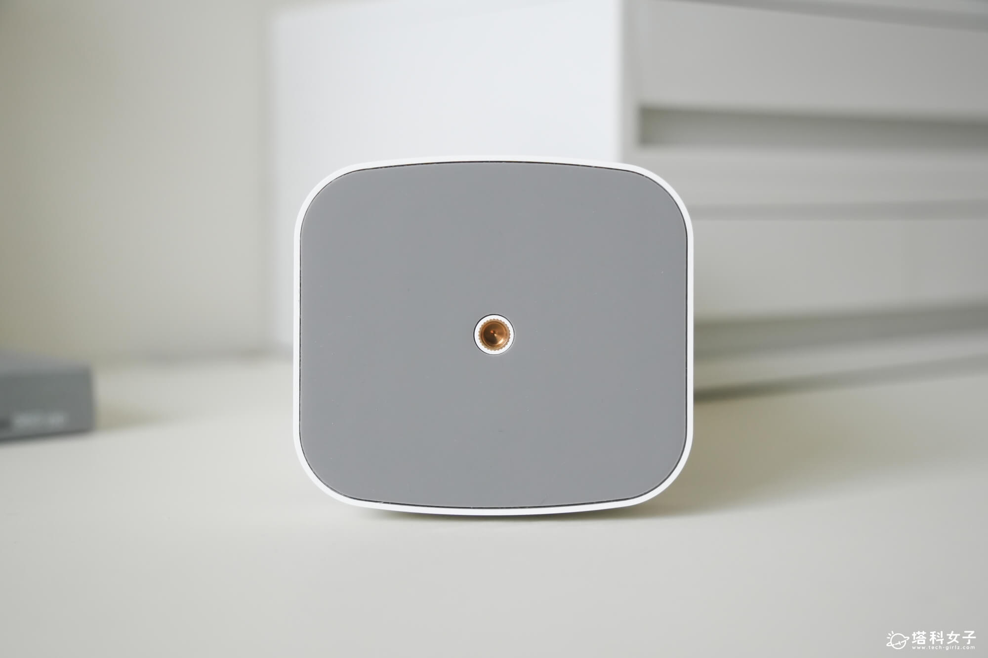 OVO Warpple LA5 投影機開箱：腳架孔