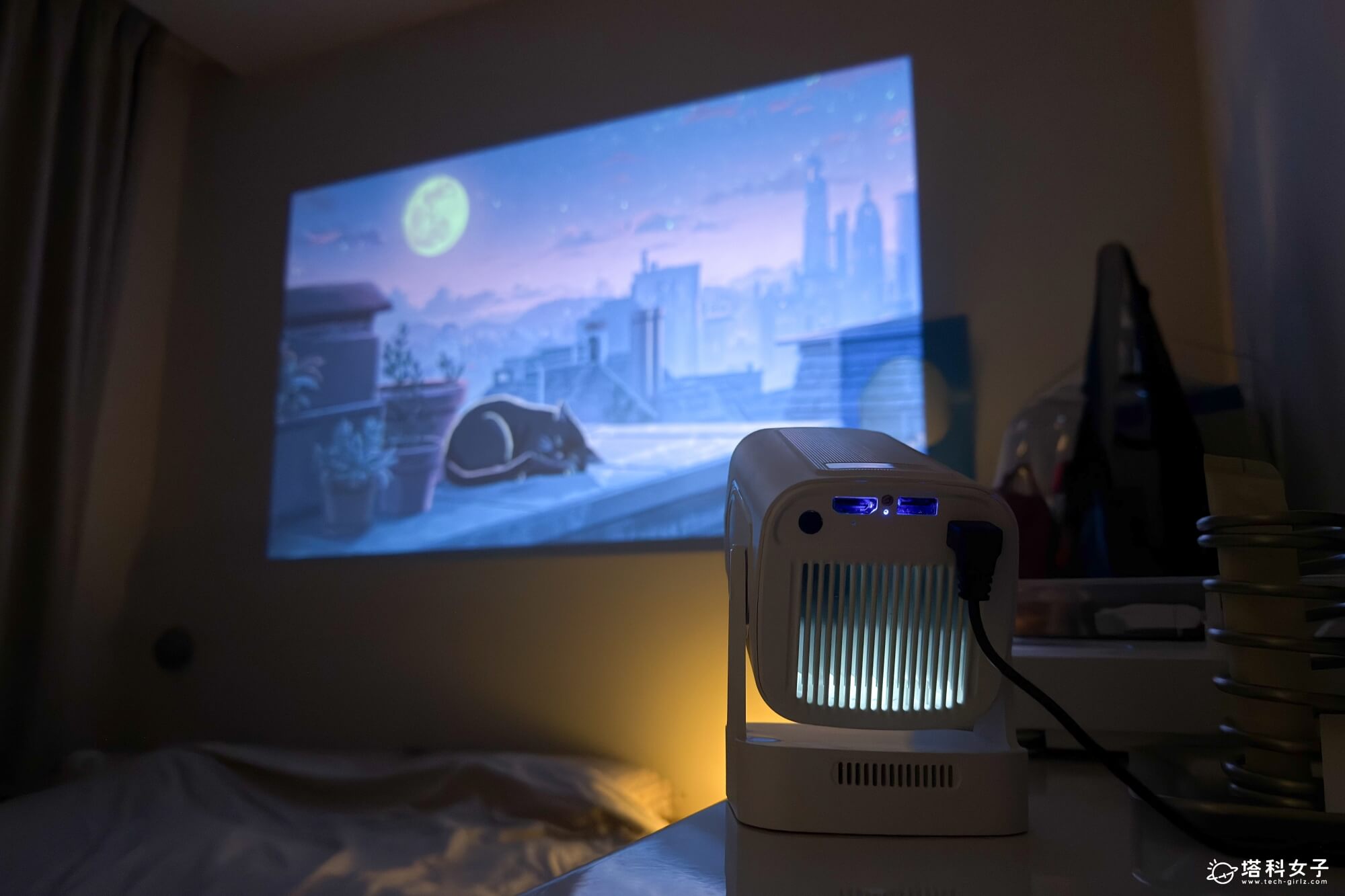 OVO Warpple LA5 投影機開箱：支援側投