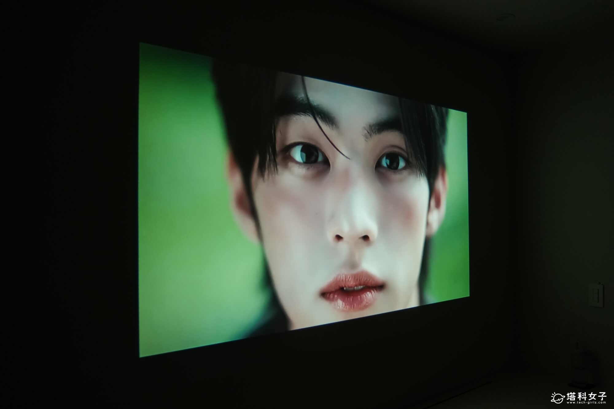 OVO Warpple LA5 投影機開箱：1080P高畫質