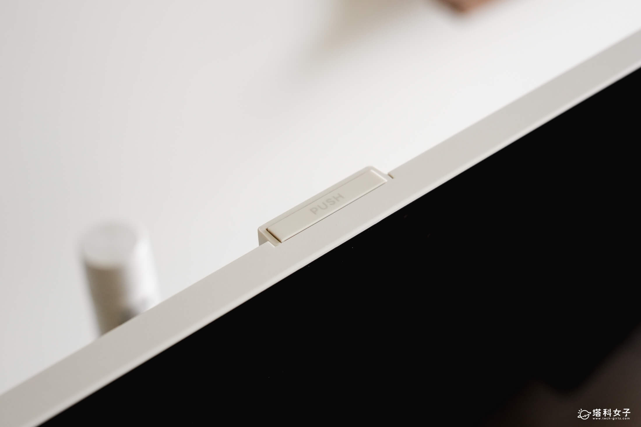 開箱 Warpple 閨蜜機 Pro JJ5：800萬像素升降式攝影機