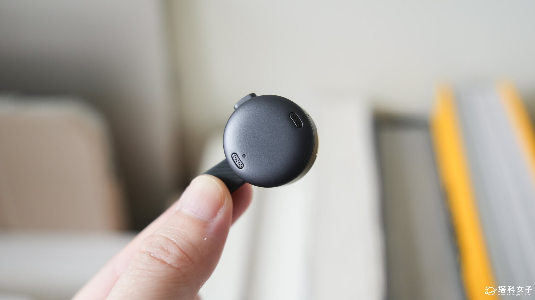 soundcore Work AI 智慧錄音器開箱:硬幣大小 重量 10g