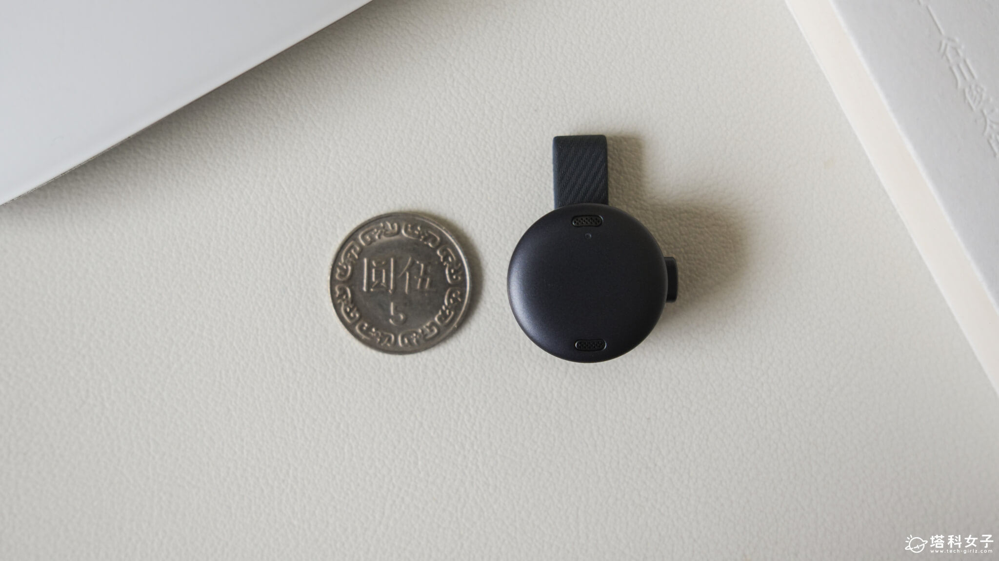 soundcore Work AI 智慧錄音器開箱:硬幣大小 重量 10g