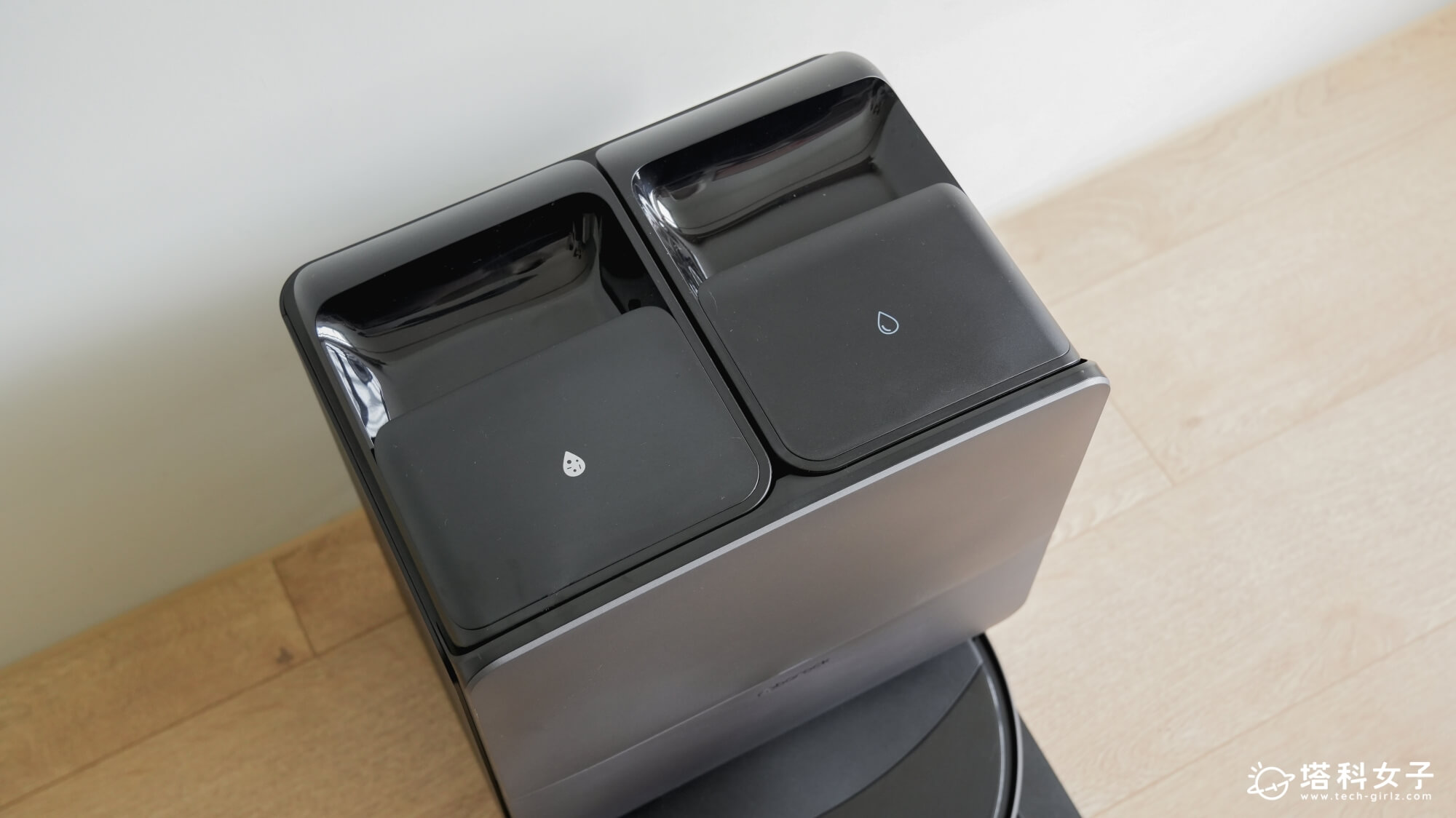 石頭 Roborock Saros 20 跨越奇兵掃拖機器人開箱:清污水箱