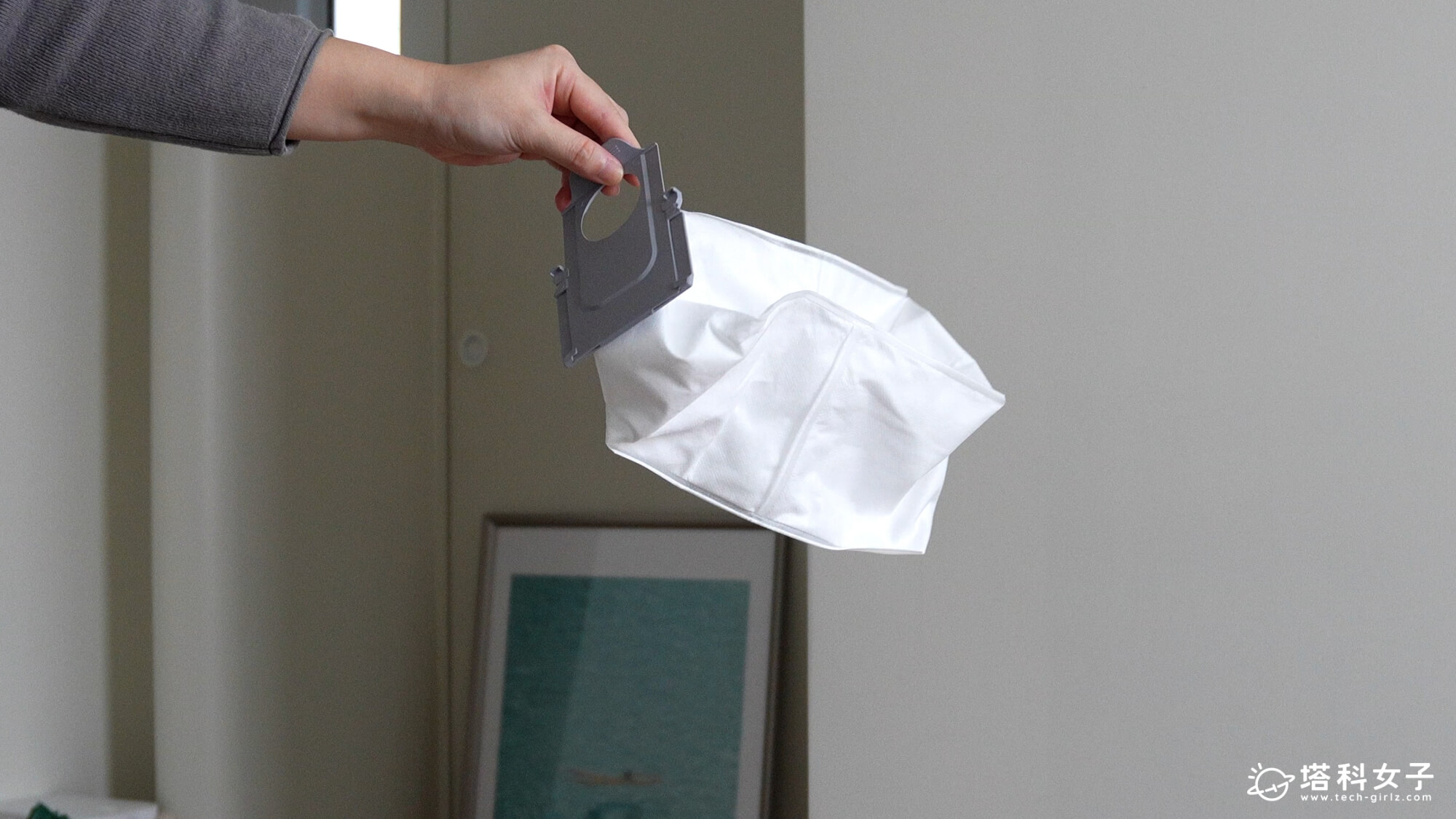 石頭 Roborock Saros 20 跨越奇兵掃拖機器人開箱:集塵袋