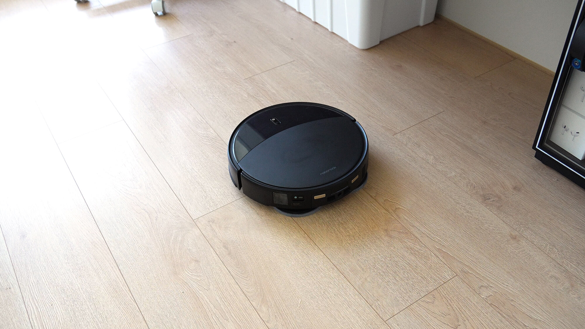 石頭科技 Roborock Saros 20 掃拖機器人評價