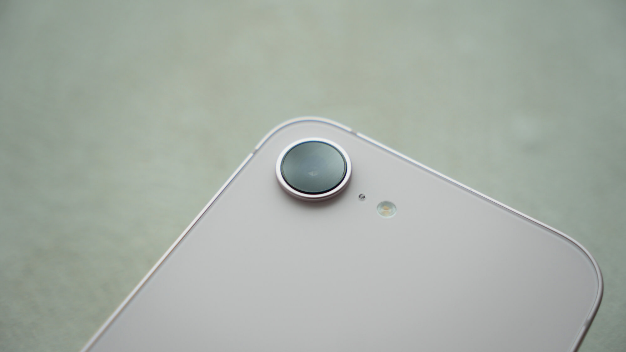 iPhone 17e 開箱：48MP 融合相機