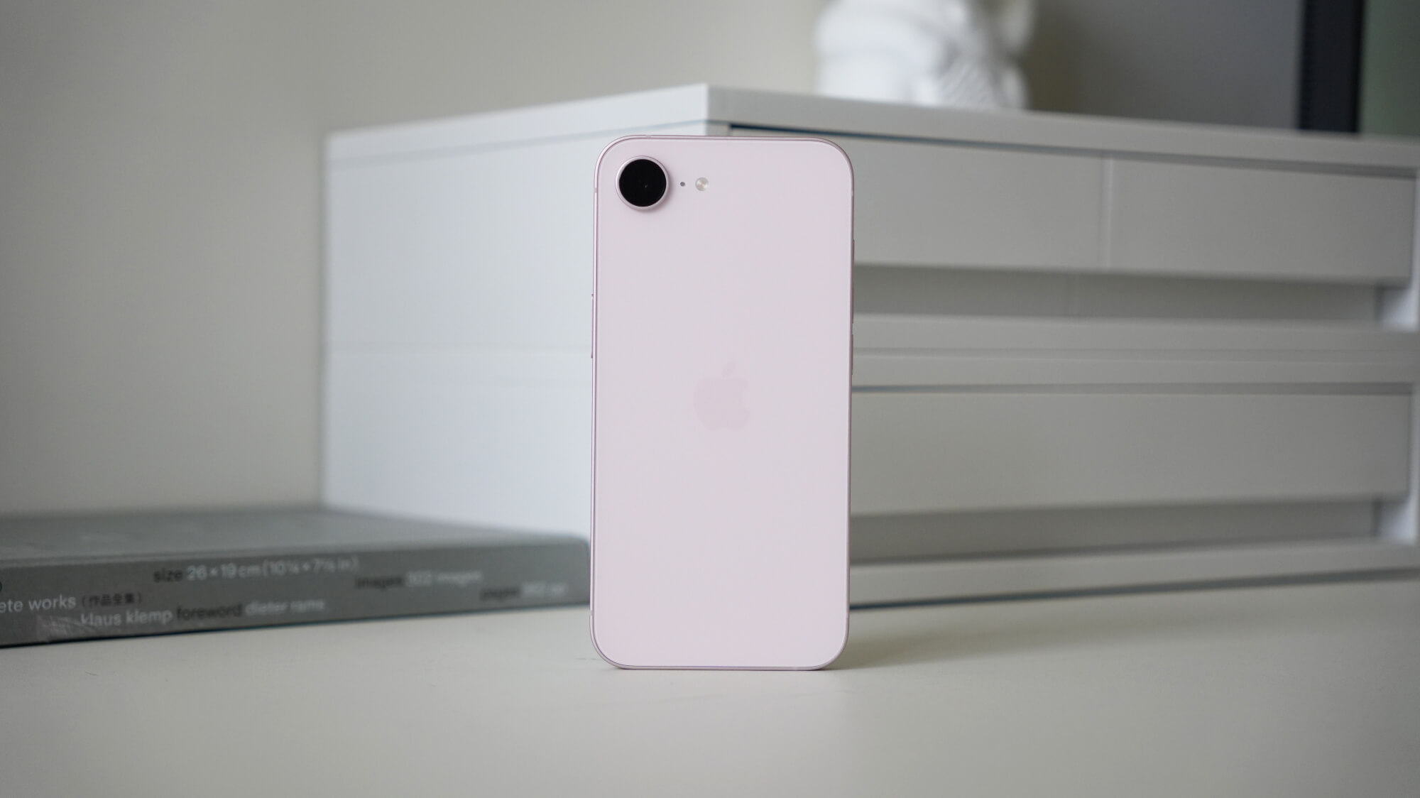 iPhone 17e 嫩粉色開箱評測