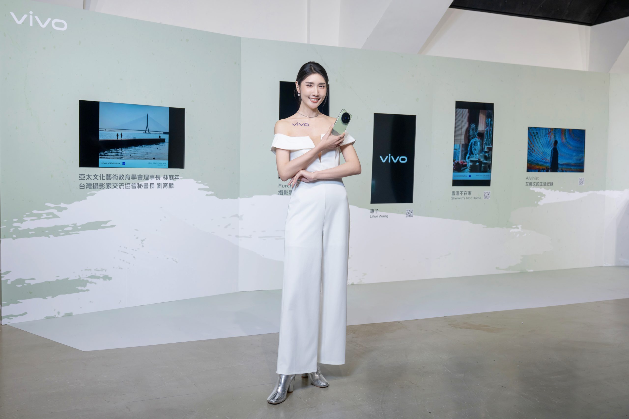  vivo X300 Ultra 以「口袋攝影機」為定位，讓行動裝置在拍照與錄影兩個層面，皆能穩定輸出專業等級作品。