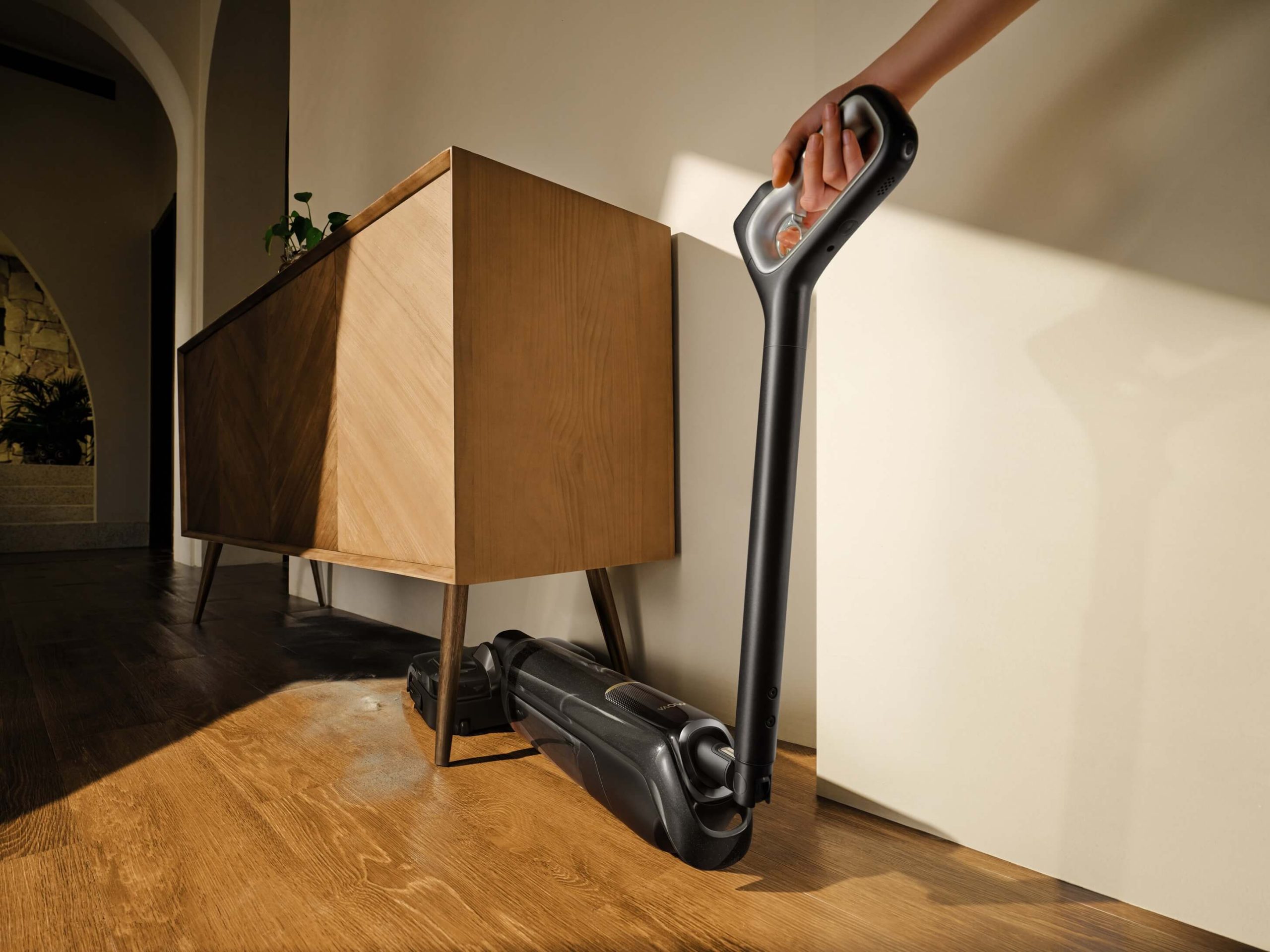 恆隆行全新代理 AI 智慧品牌 MOVA！聚焦清潔與寵物家電，8 款新品同步登場 - HydroForce™ 深壓活水技術, MOVA, MOVA S70 Ultra Roller, S70 Roller, 寵物家電, 鎖定清潔 - 塔科女子