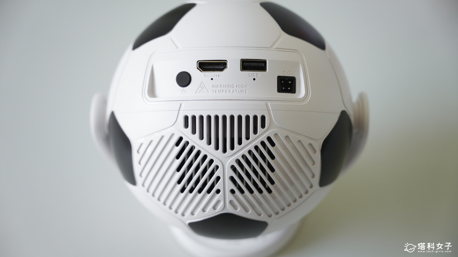 Bongcom BS5 足球君投影機開箱：連接埠