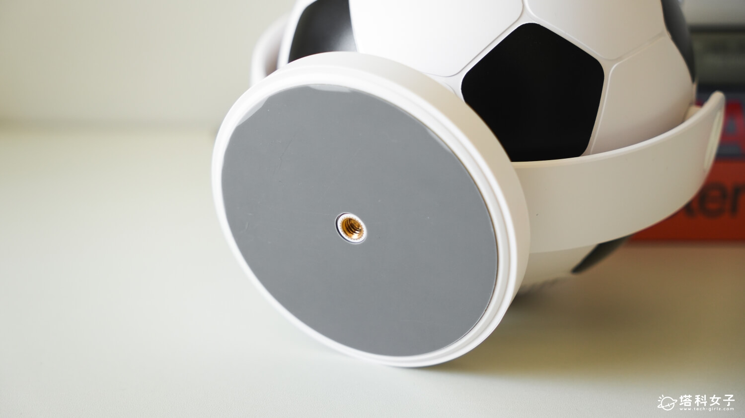 Bongcom BS5 足球君投影機開箱：腳架孔