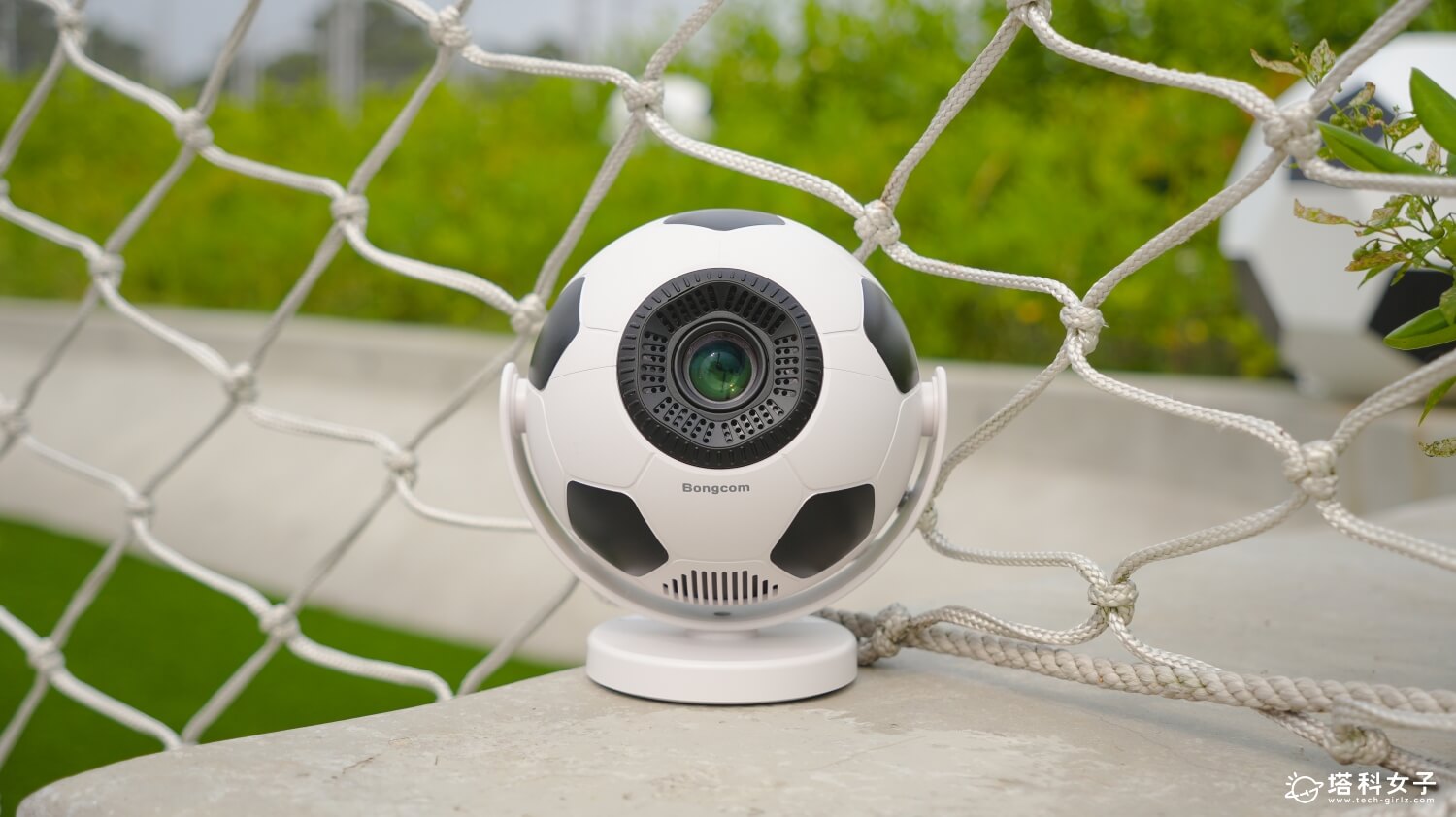Bongcom BS5 足球君投影機開箱：足球外型